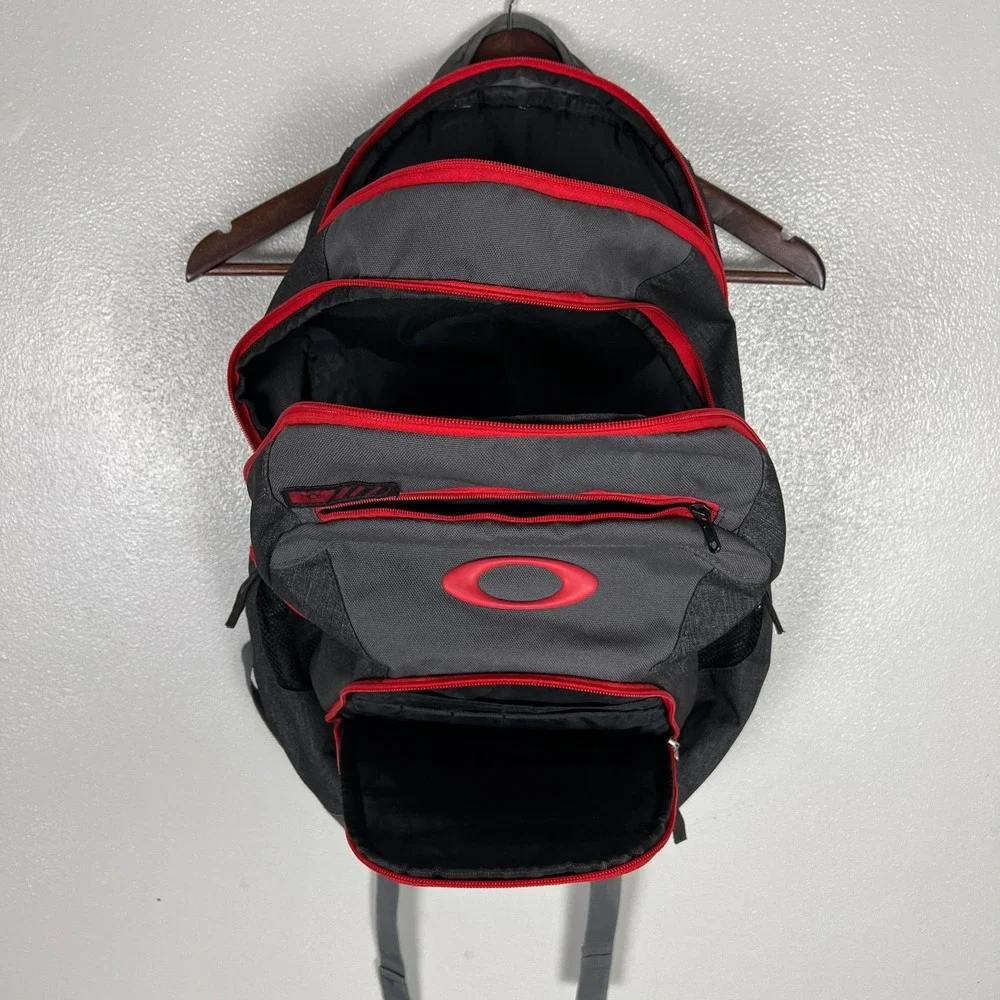 Oakley Backpack 5 Speed Pack Gray Red Travel Commute School‎ Work College